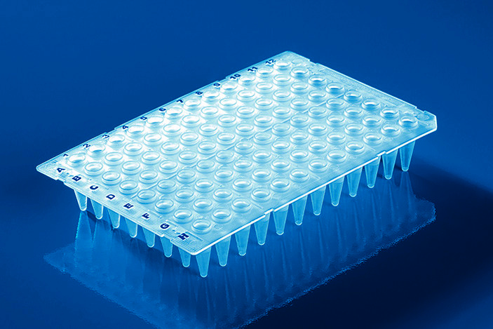 Plaque PCR 96 puits, sans cadre, profil standard, bord élevé, transparent, PP ( X 50 )
