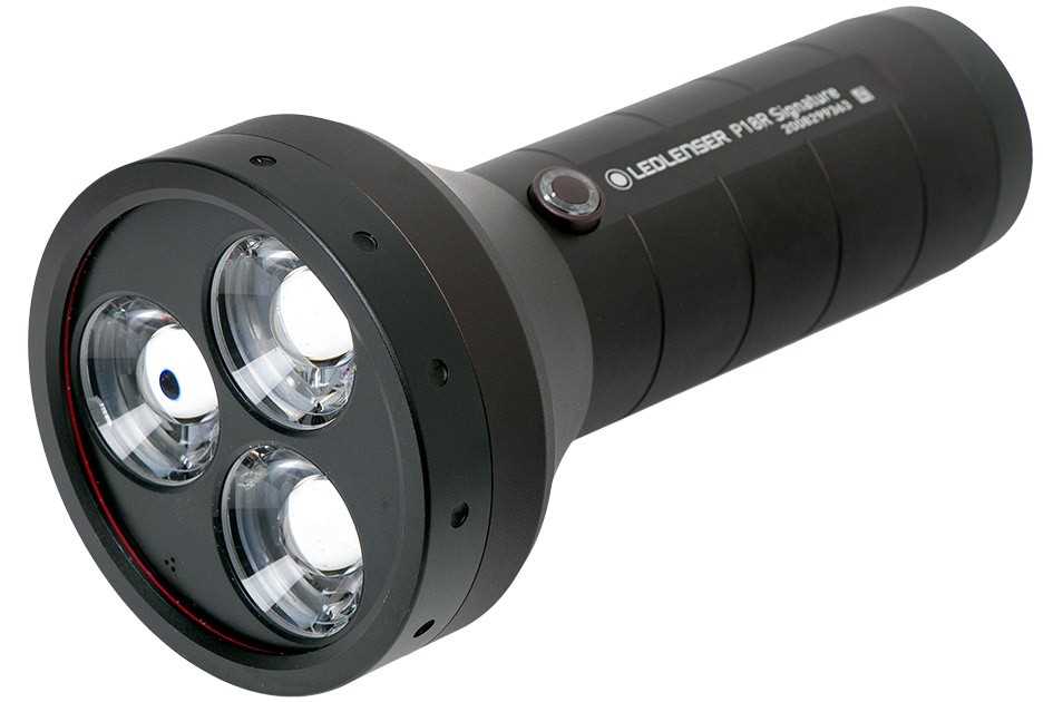 Lampe torche LED ultra puissante - LedLenser® P18R Signature - Rechargeable